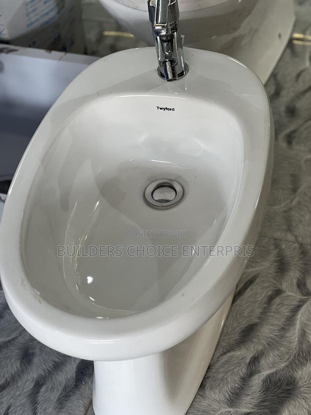 Bidet Port · Photo 1