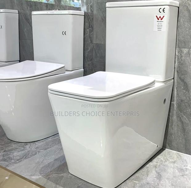 Elegance Pro Water Closet · Photo 1