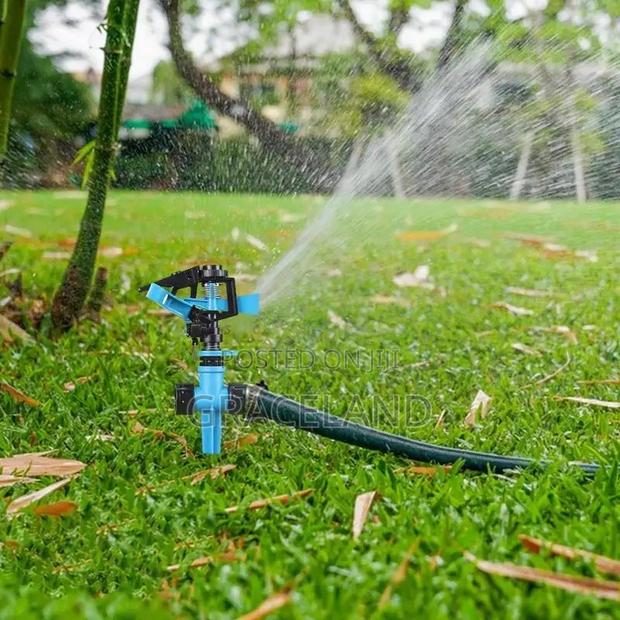Garden Sprinkler 360° Rotation Irrigation Watering System · Photo 1