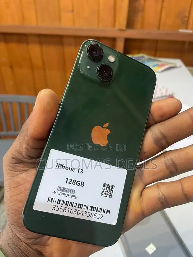 Apple iPhone 13 128 GB Green · Photo 1