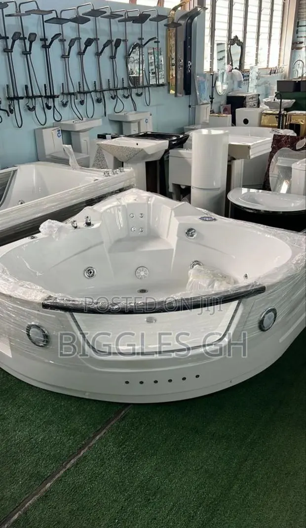Jacuzzi Bathtub With Massager, Lights and Inbuilt Speaker · Photo 1