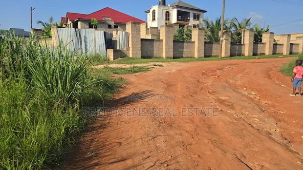 A Land at Kokoben for Sale · Photo 5
