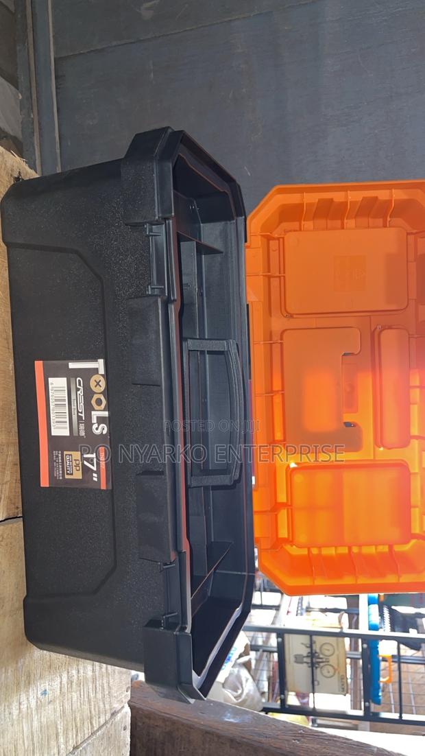 17” Plastic Tools Box · Photo 2