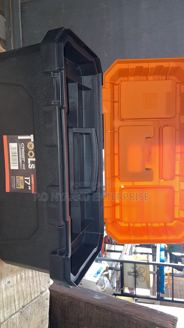 17” Plastic Tools Box · Photo 3