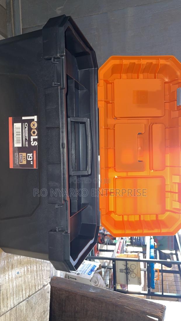 19” Plastic Tools Box · Photo 3