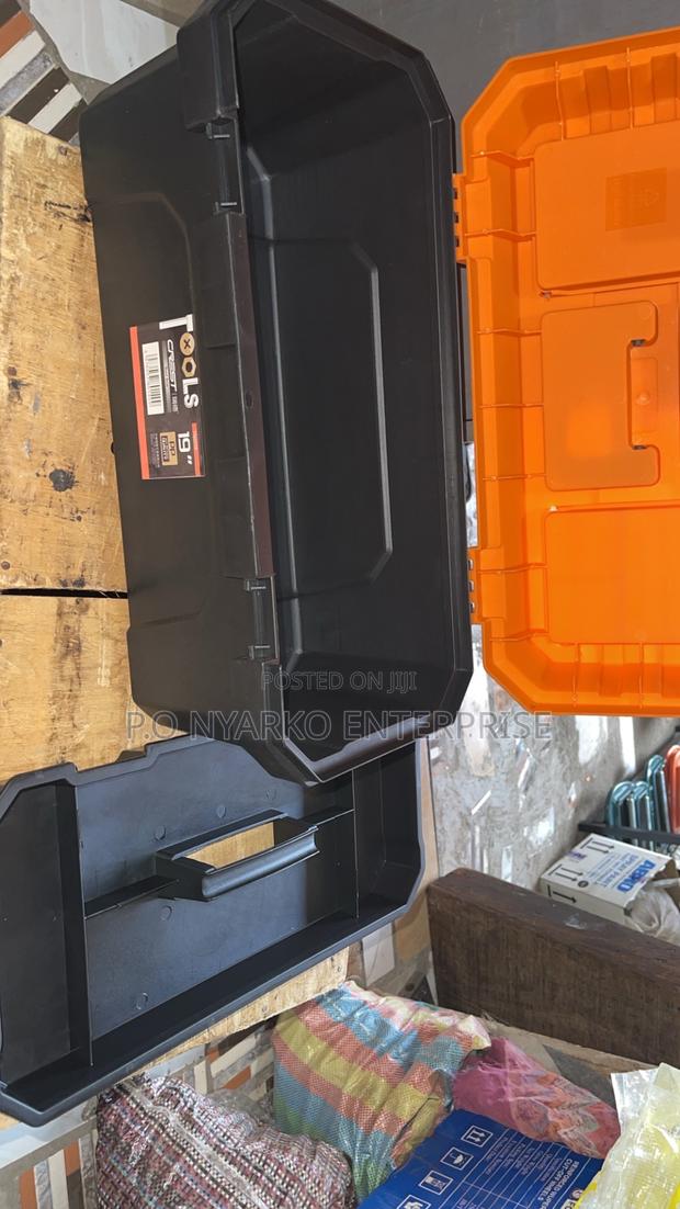 19” Plastic Tools Box · Photo 5
