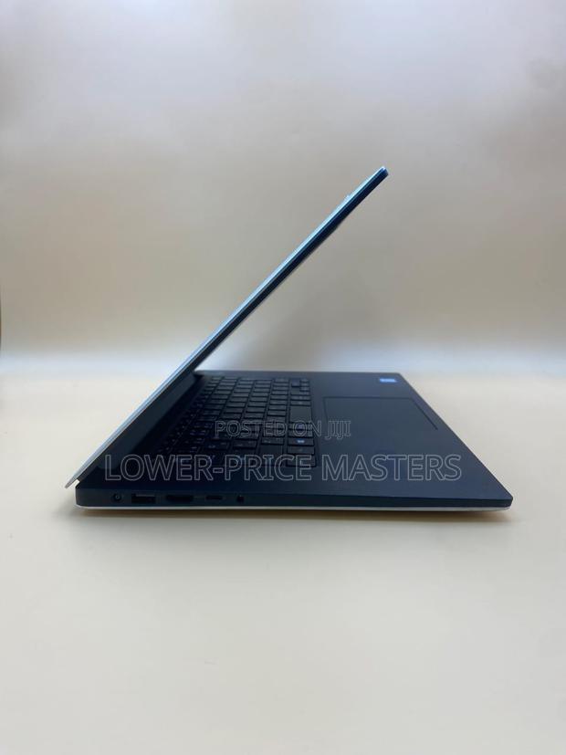 New Laptop Dell Precision 5530 16GB Intel Core I7 SSD 256GB · Photo 2