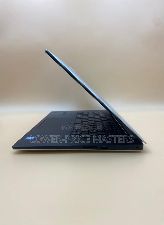 New Laptop Dell Precision 5530 16GB Intel Core I7 SSD 256GB · Photo 3