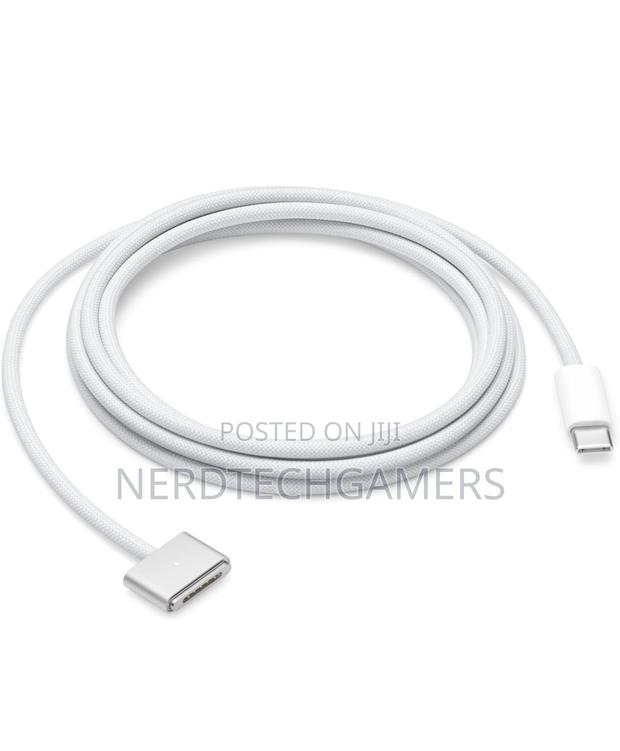 Apple USB-C to Magsafe 3 Cable (2 M) · Photo 2