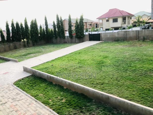 4bdrm Duplex in Dr Roko, Accra Metropolitan for sale · Photo 4