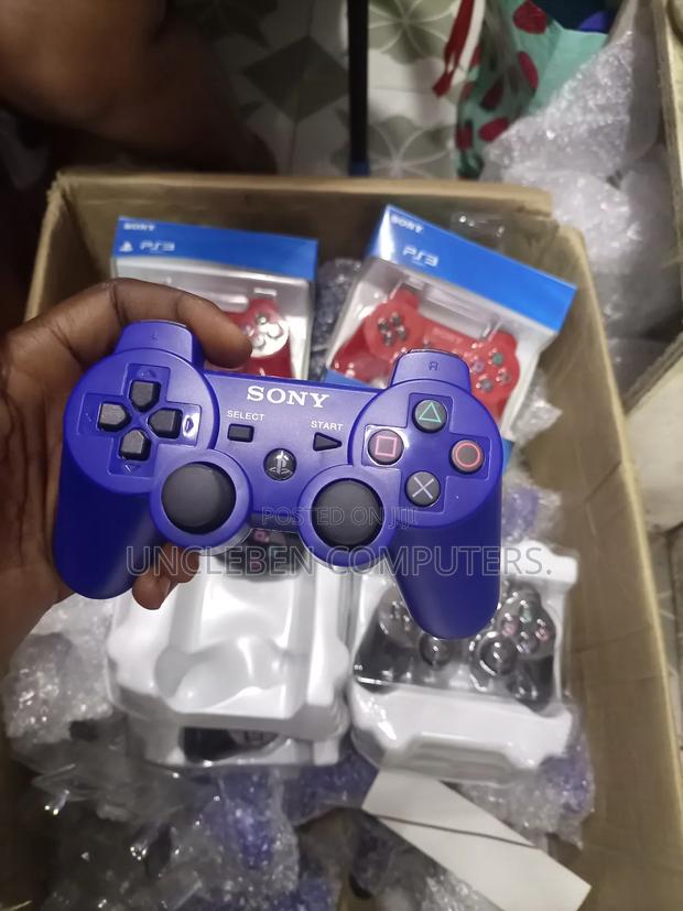 Playstation 3 Controller · Photo 3