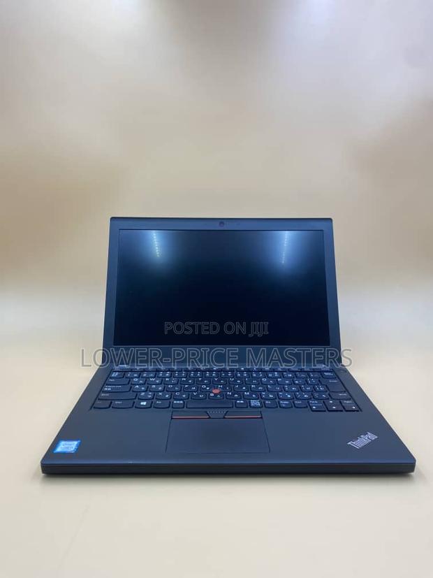 New Laptop Lenovo ThinkPad X270 8GB Intel Core I3 SSD 256GB · Photo 2