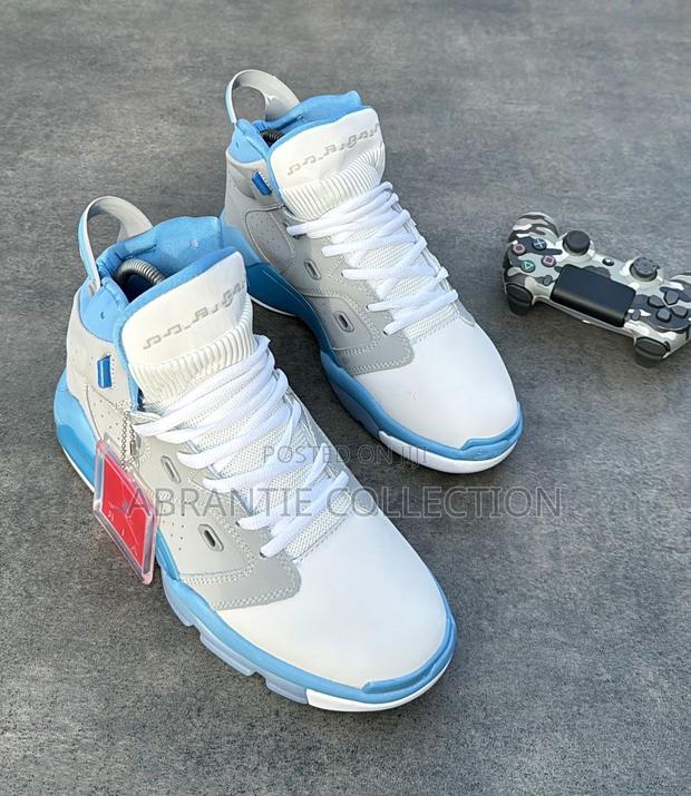 Air Jordan 6 University Blue · Photo 2