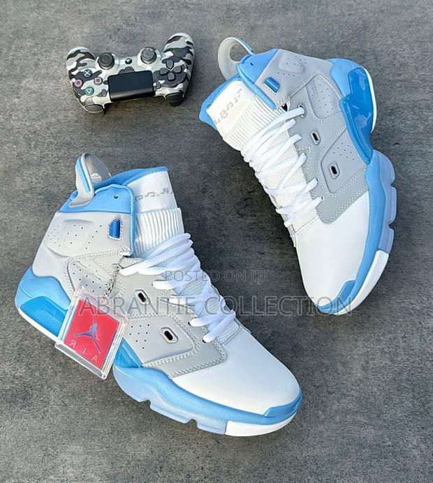 Air Jordan 6 University Blue · Photo 1