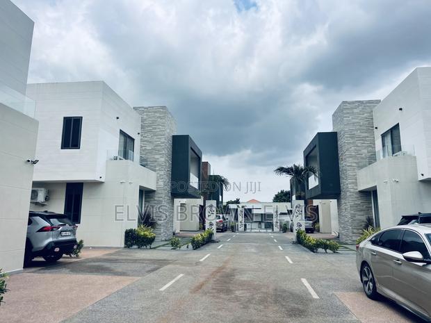 4bdrm Townhouse/Terrace in Nanajucntion, Ashaley Botwe for sale · Photo 5