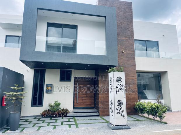 4bdrm Townhouse/Terrace in Nanajucntion, Ashaley Botwe for sale · Photo 1