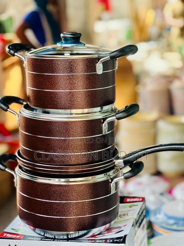 Non Stick Cookware Set With Frying Pan · Photo 1