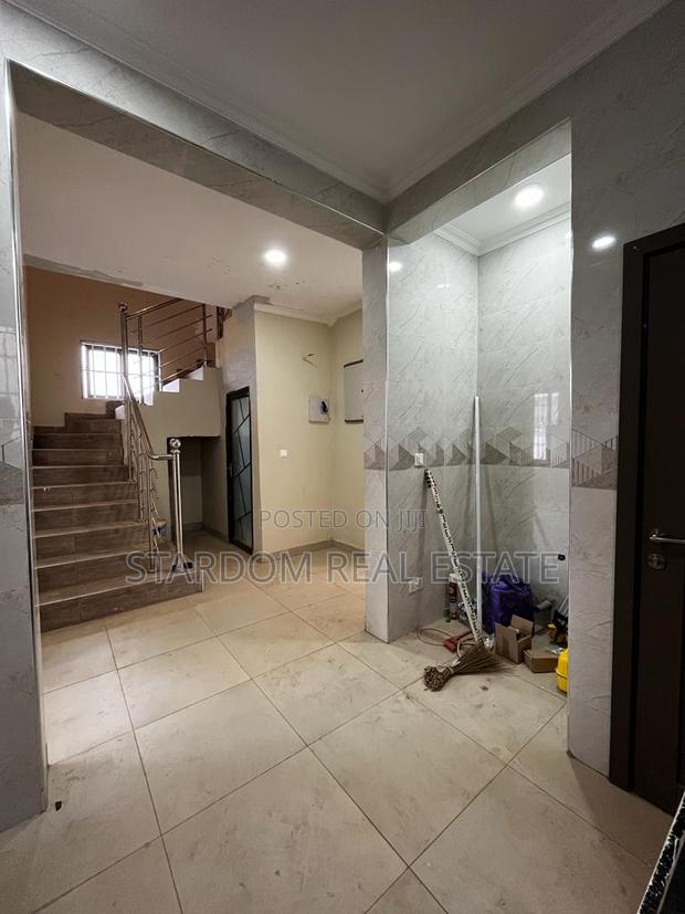 4bdrm Duplex in Spintex for sale · Photo 5