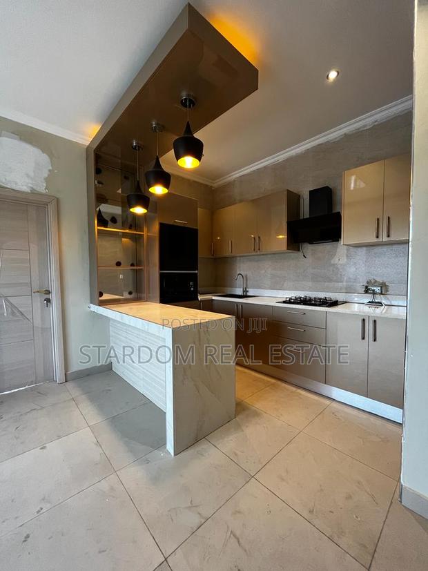 4bdrm Duplex in Spintex for sale · Photo 3