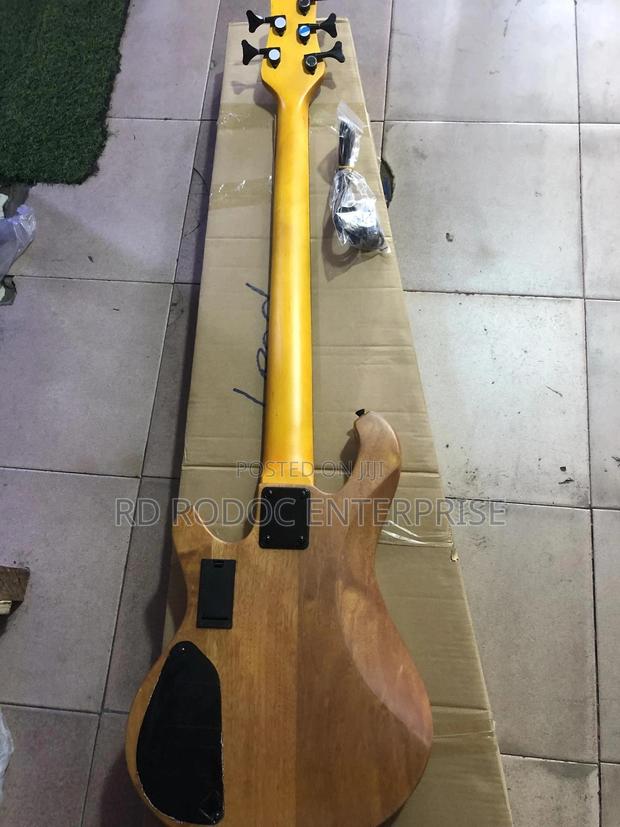 Bass Active Guitar · Photo 2
