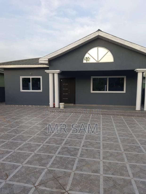 3bdrm House in Kasoa for sale · Photo 3