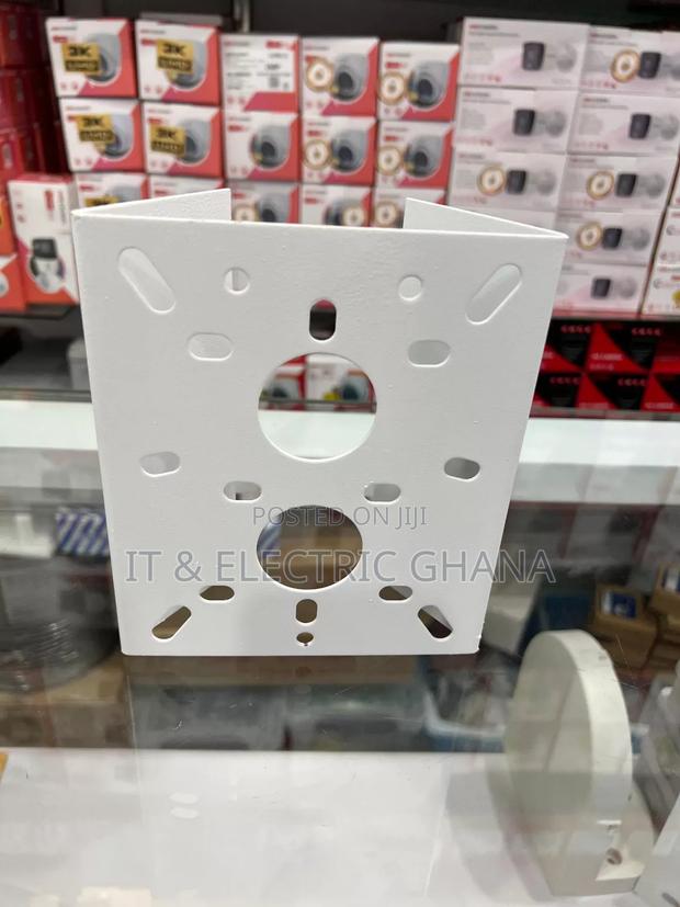 CCTV Pole Mounting Bracket · Photo 1