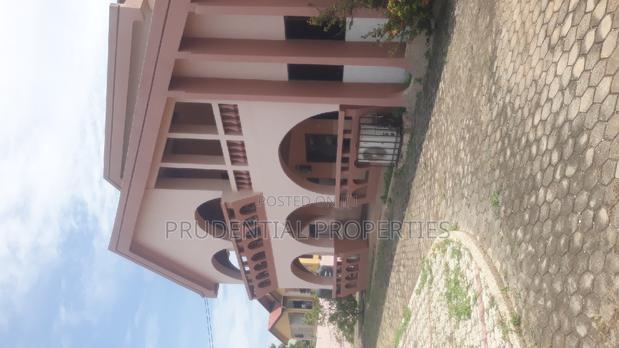 7bdrm House in West Legon for rent · Photo 2