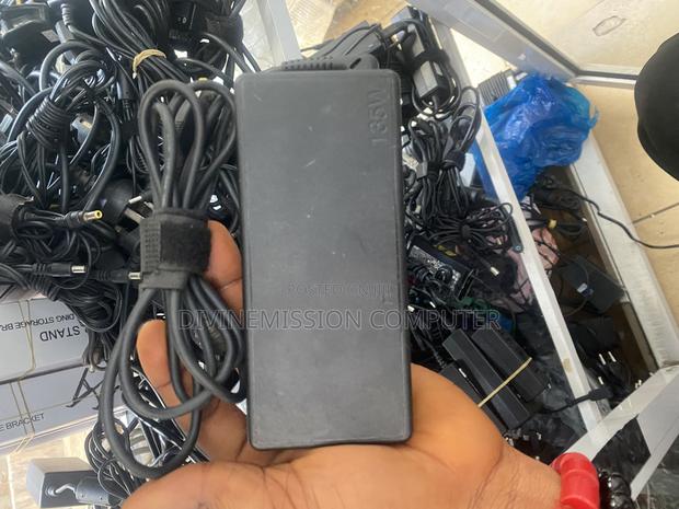 Lenovo Usb 20v-6.75a / 135w / UK USED Adapter/Charger · Photo 6