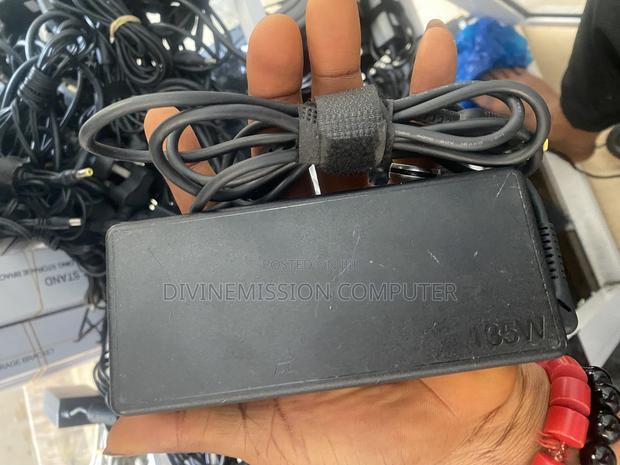 Lenovo Usb 20v-6.75a / 135w / UK USED Adapter/Charger · Photo 4