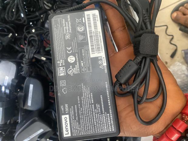 Lenovo Usb 20v-6.75a / 135w / UK USED Adapter/Charger · Photo 7