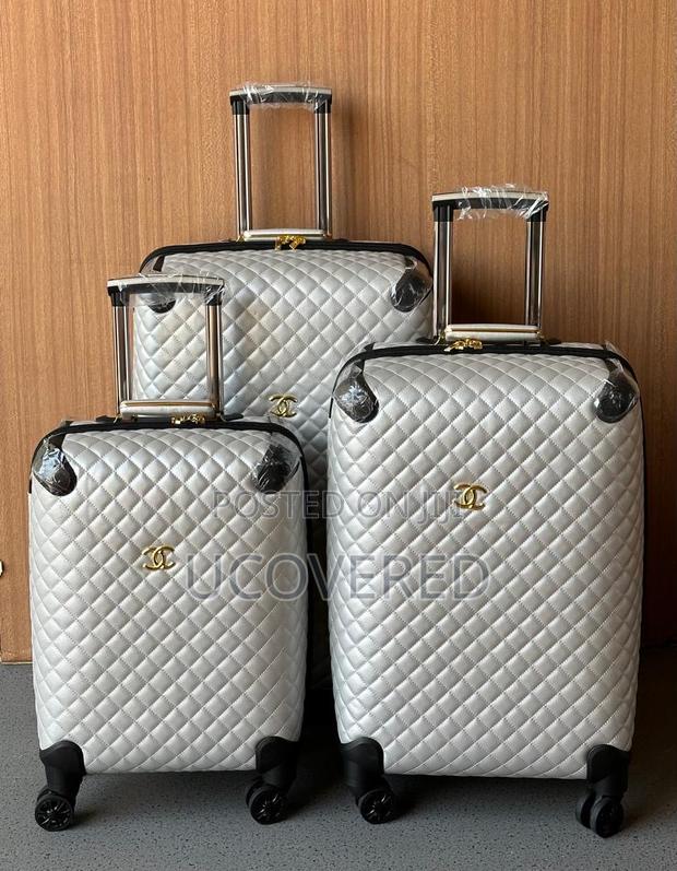 Durable Anti-Crack Suitcase Bags · Photo 3