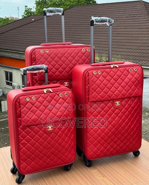 Durable Anti-Crack Suitcase Bags · Photo 5