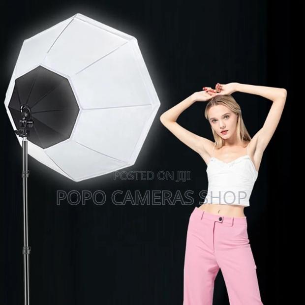 Softbox With Stand, Light And Remote · Photo 1