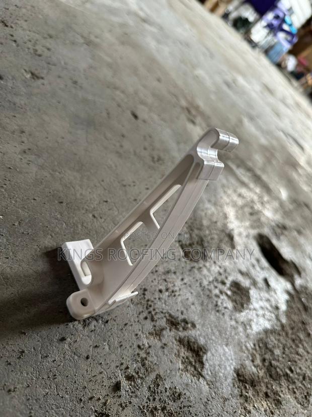 PVC Rain Gutter Accessories- Hanger · Photo 1
