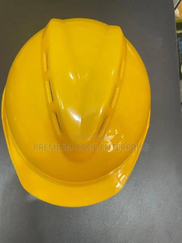 Safety Helmet With Chin Strap & Uv Protection – Construction · Photo 1
