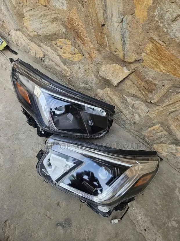 Subaru Forester Headlight 2021-2024 · Photo 1