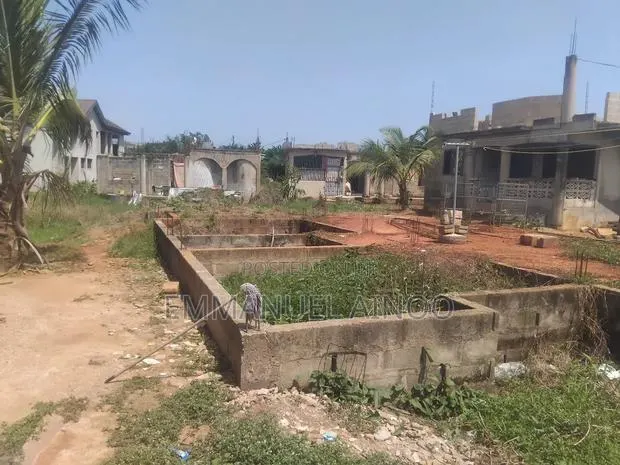 Half Plot of Land · Photo 1