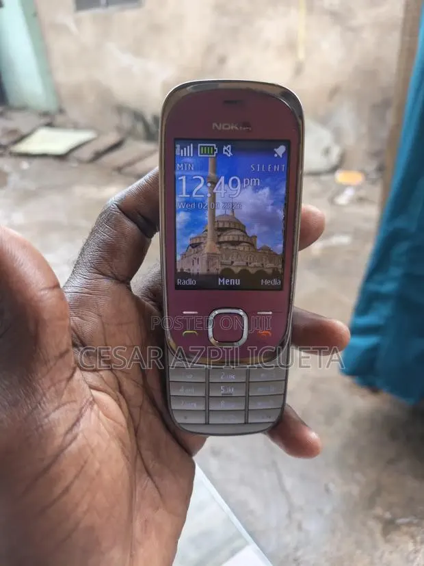 Nokia 7230 Pink · Photo 1