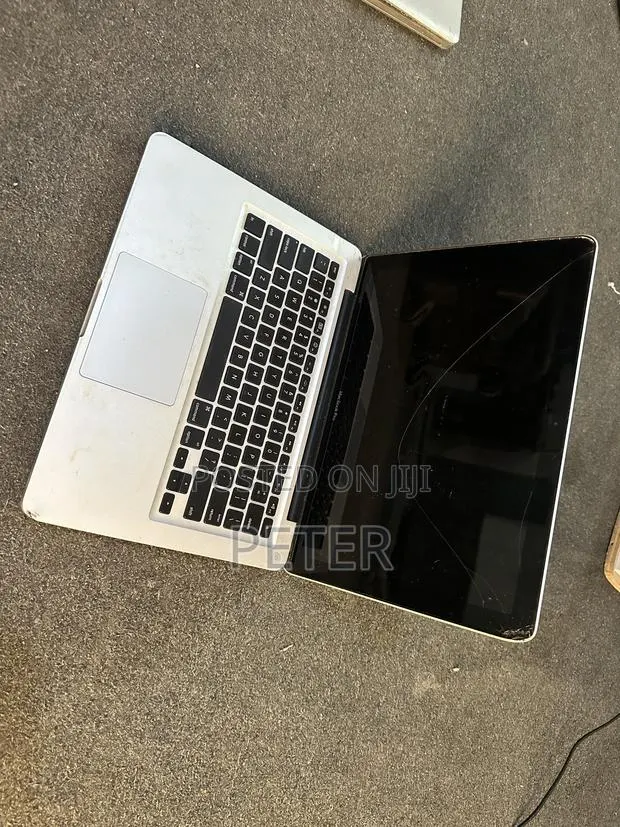 Laptop Apple MacBook 2011 2GB Intel Core i5 HDD 16 GB · Photo 1