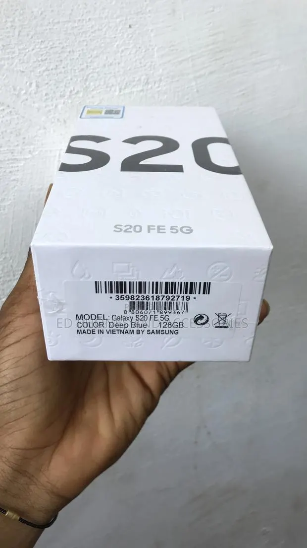New Samsung Galaxy S20 FE 5G 128 GB Blue · Photo 1