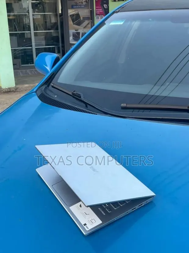 Laptop Asus VivoBook F450CC 8GB Intel Core i7 SSD 256GB · Photo 1