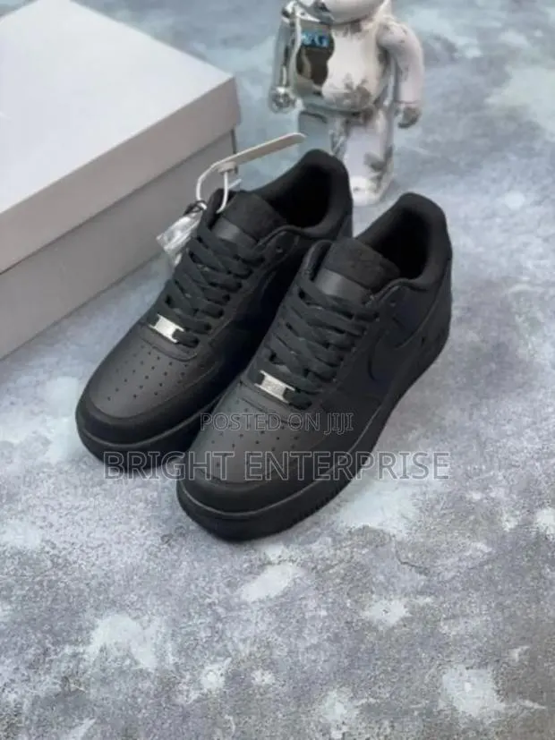 Midnight Force Low · Photo 1