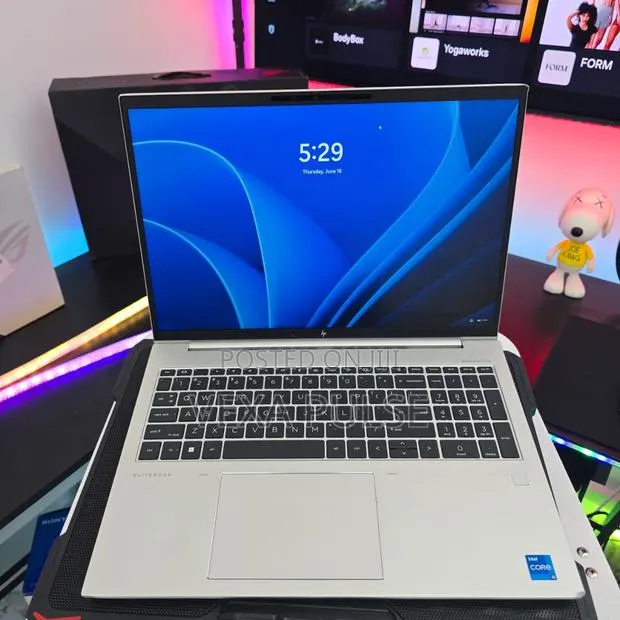 Laptop HP EliteBook 860 G10 8GB Intel Core i5 SSD 512GB · Photo 1