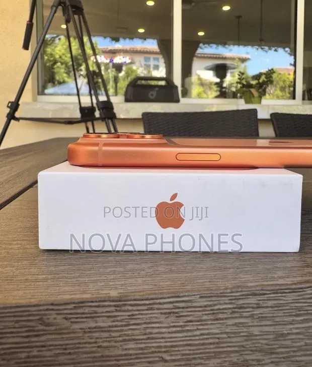 New Apple iPhone 17 Pro Max 256 GB Orange · Photo 1