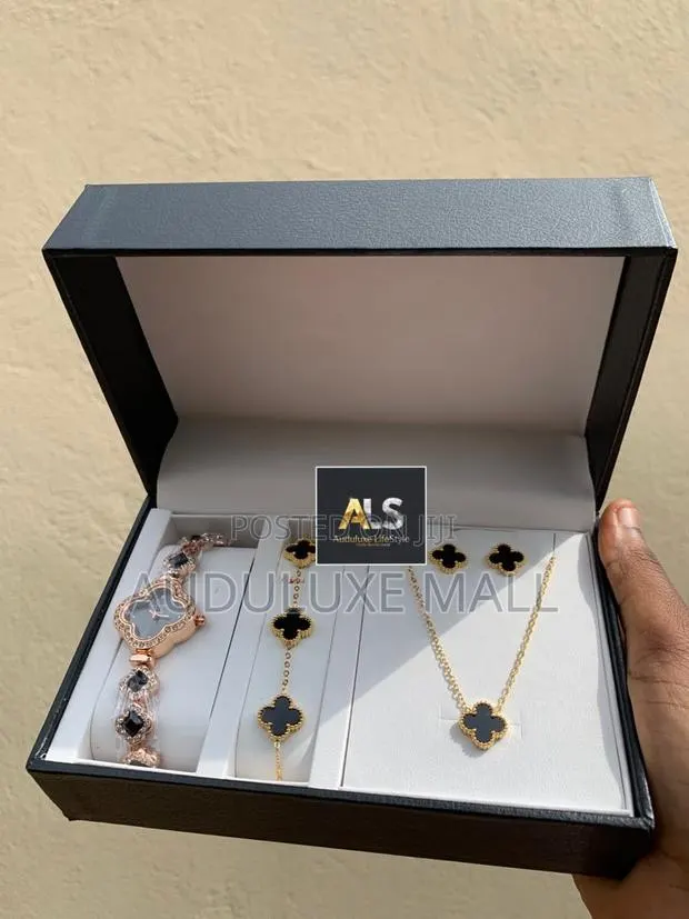 Boxed Ladies Jewelry Set - Van Cleef Set · Photo 1