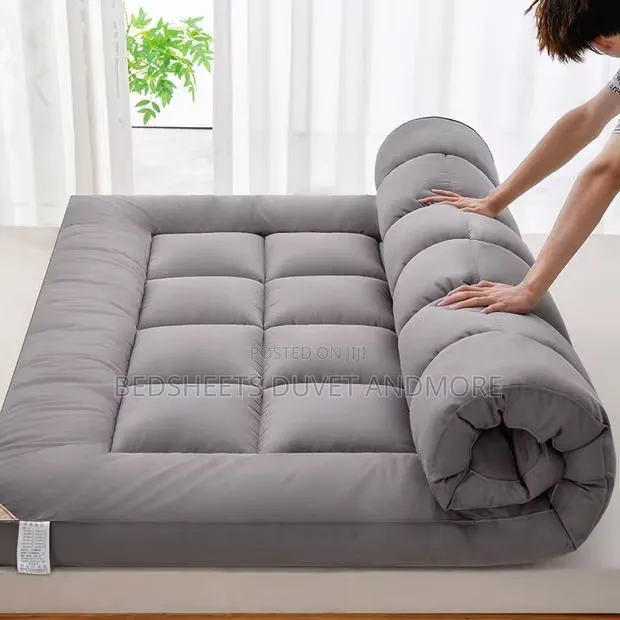 Queen Mattress Topper · Photo 1