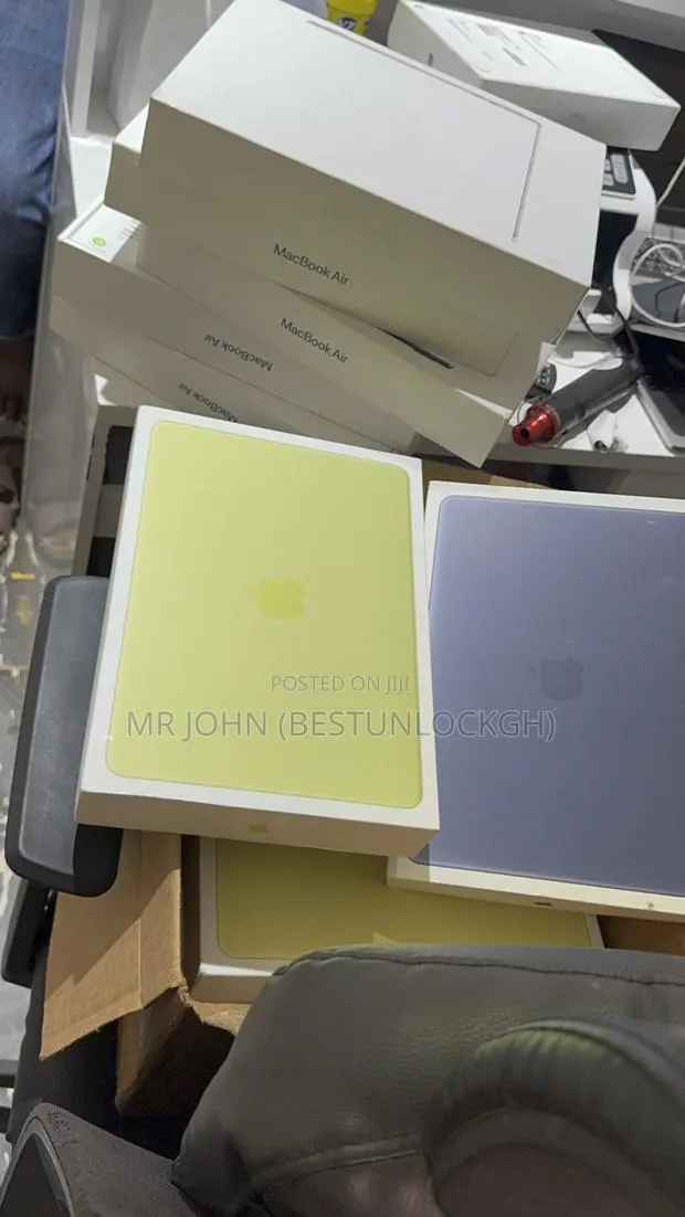 New Laptop Apple MacBook Neo 2026 8GB Apple M1 SSD 256GB · Photo 1