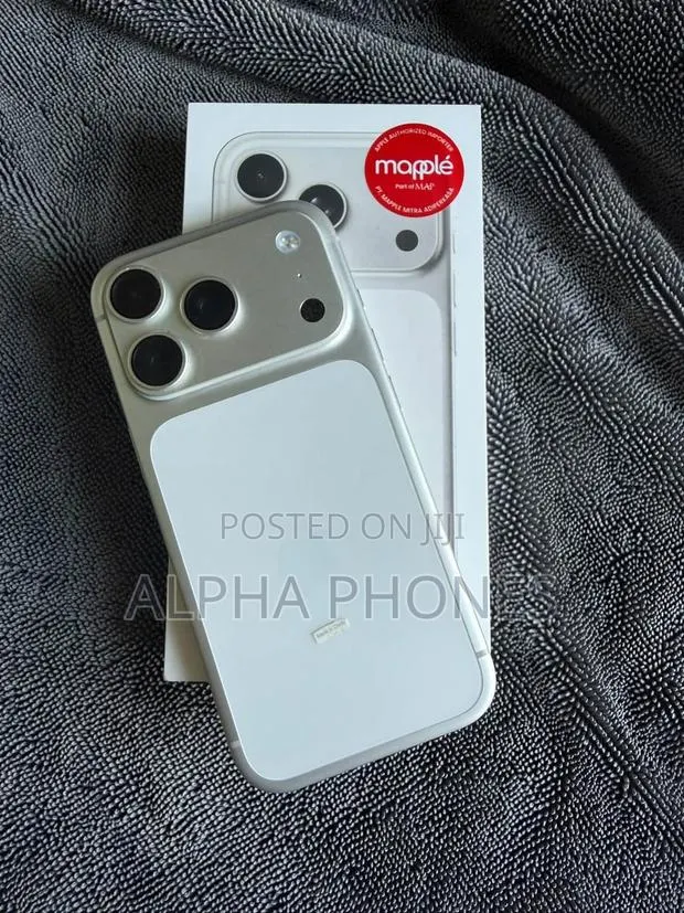 Apple iPhone 17 Pro Max 512 GB Silver · Photo 1