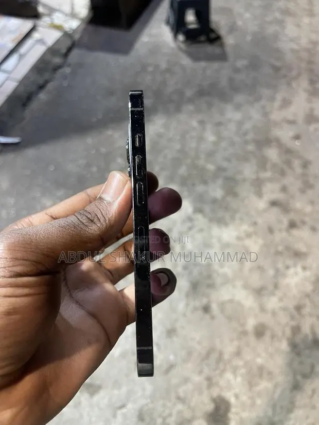Apple iPhone 13 Pro 128 GB Gray · Photo 1