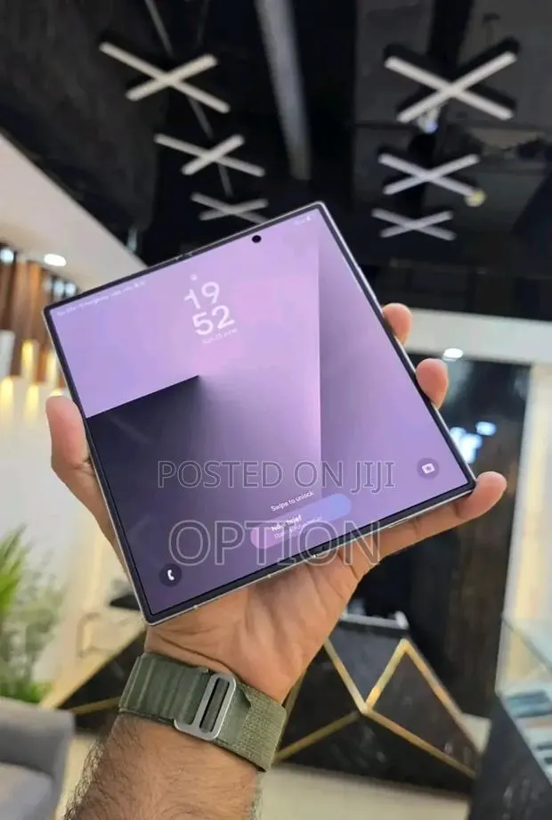 New Samsung Galaxy Z Fold7 1 TB Gray · Photo 1